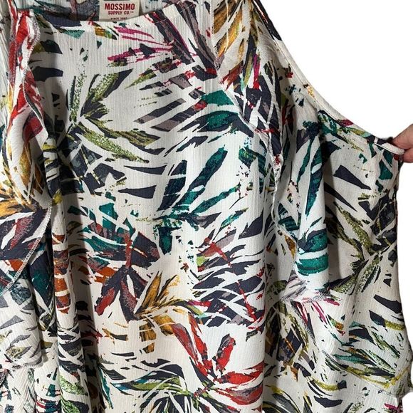 Blouse Tank top sleeveless spaghetti straps Side Flutters crisscrossed back - Picture 4 of 6